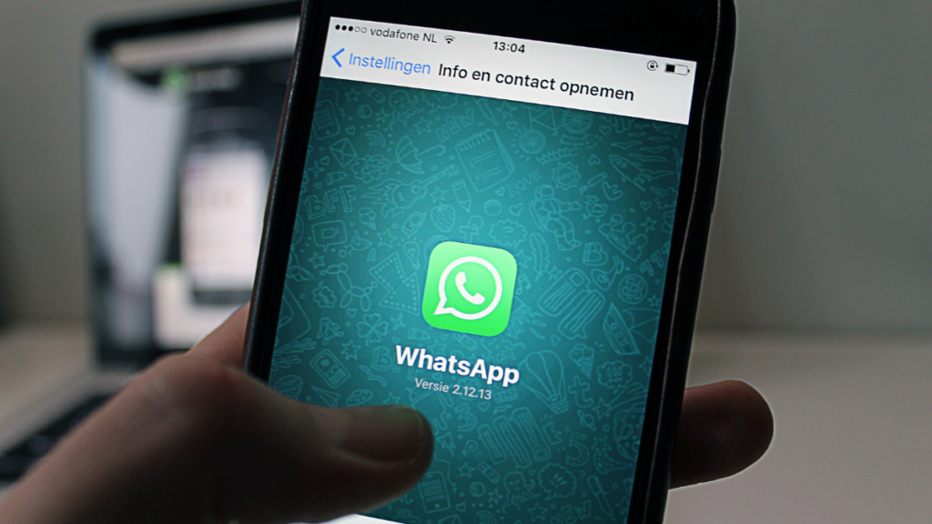 8 Tips to Boost Website Traffic With WhatsApp